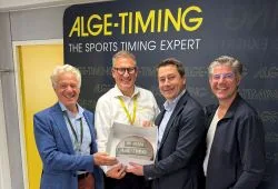 80 Jahre ALGE-TIMING – weltweit im Einsatz, in Lustenau zu Hause: Mehr als 200 Gäste feierten am 3. Oktober das 80-jährige Firmenjubiläum am Standort in Lustenau. Im Bild mit der Jubiläumstorte: Vinicio Biasi, Wolfgang Sparer,…